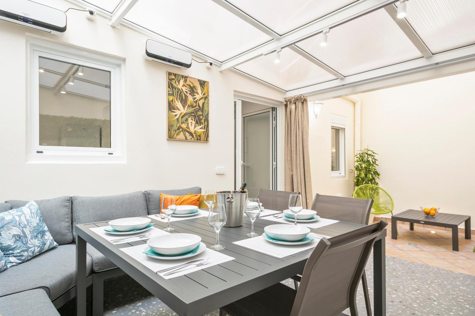 Boutique Plaza Catalonia Suites Cornella Cornellà de Llobregat Buitenkant foto