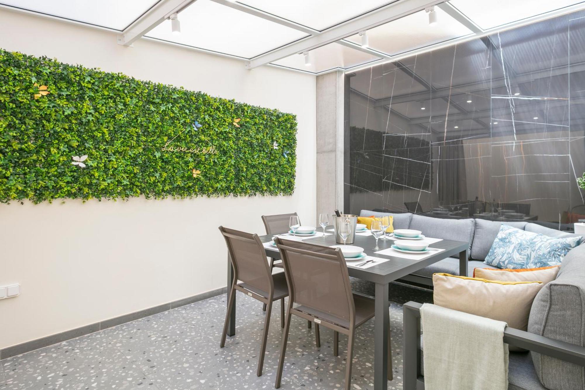 Boutique Plaza Catalonia Suites Cornella Cornellà de Llobregat Buitenkant foto
