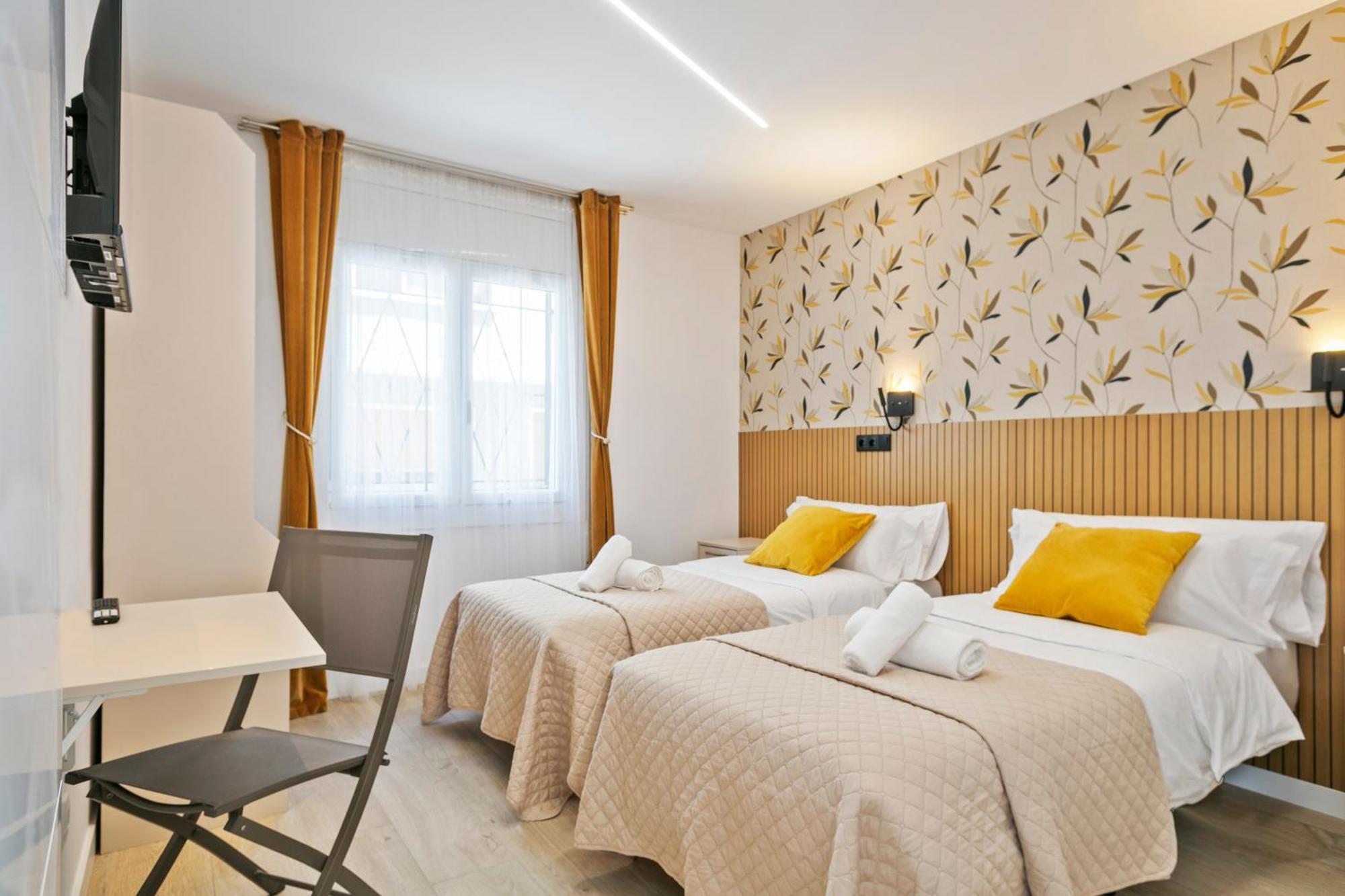 Boutique Plaza Catalonia Suites Cornella Cornellà de Llobregat Buitenkant foto