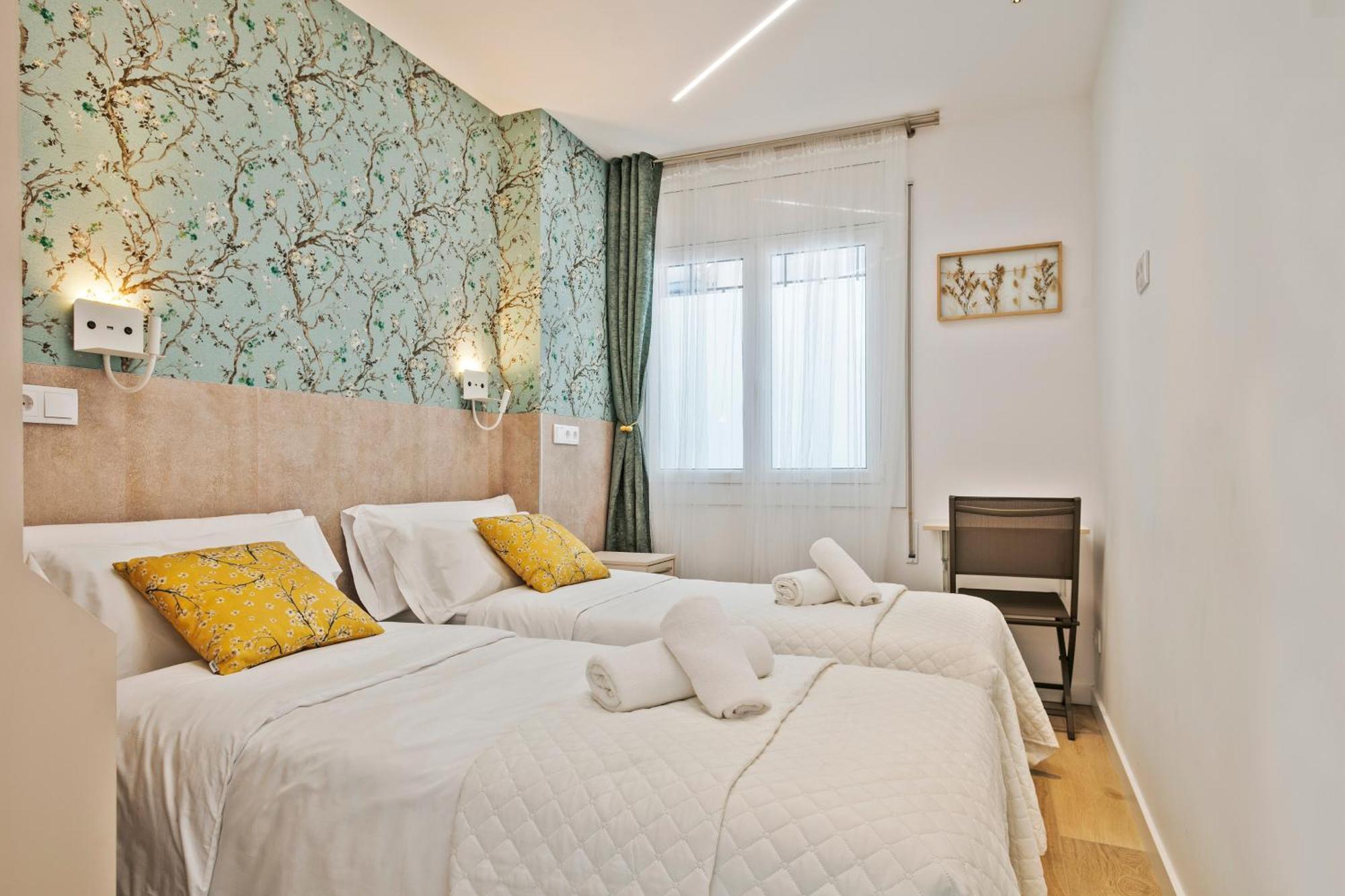 Boutique Plaza Catalonia Suites Cornella Cornellà de Llobregat Buitenkant foto